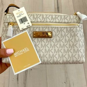 Micheal Kors Wristlet